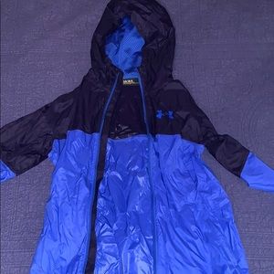 Blue and black under armour rain jacket